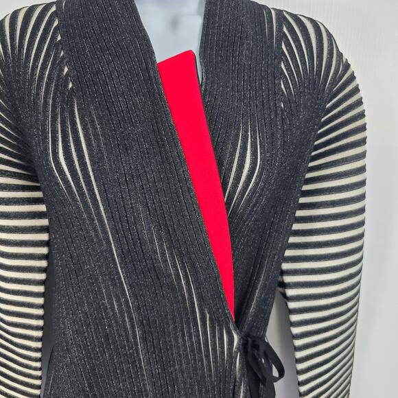 Tory Burch Runway Plaited Rib Shawl Cardigan Black Vanilla Flower Wrap XL NWT - Picture 6 of 13